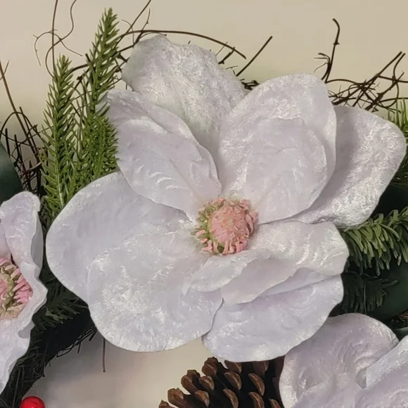Winter Magnolia Wreath Winter - Picture 2 of 3